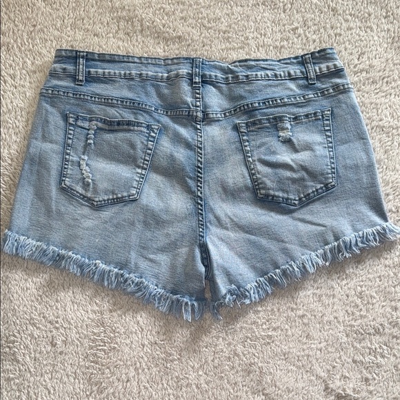 🩳 🆕 MODARANI Women’s Cutoff Distressed Denim Shorts – Size XXL - Picture 7 of 7